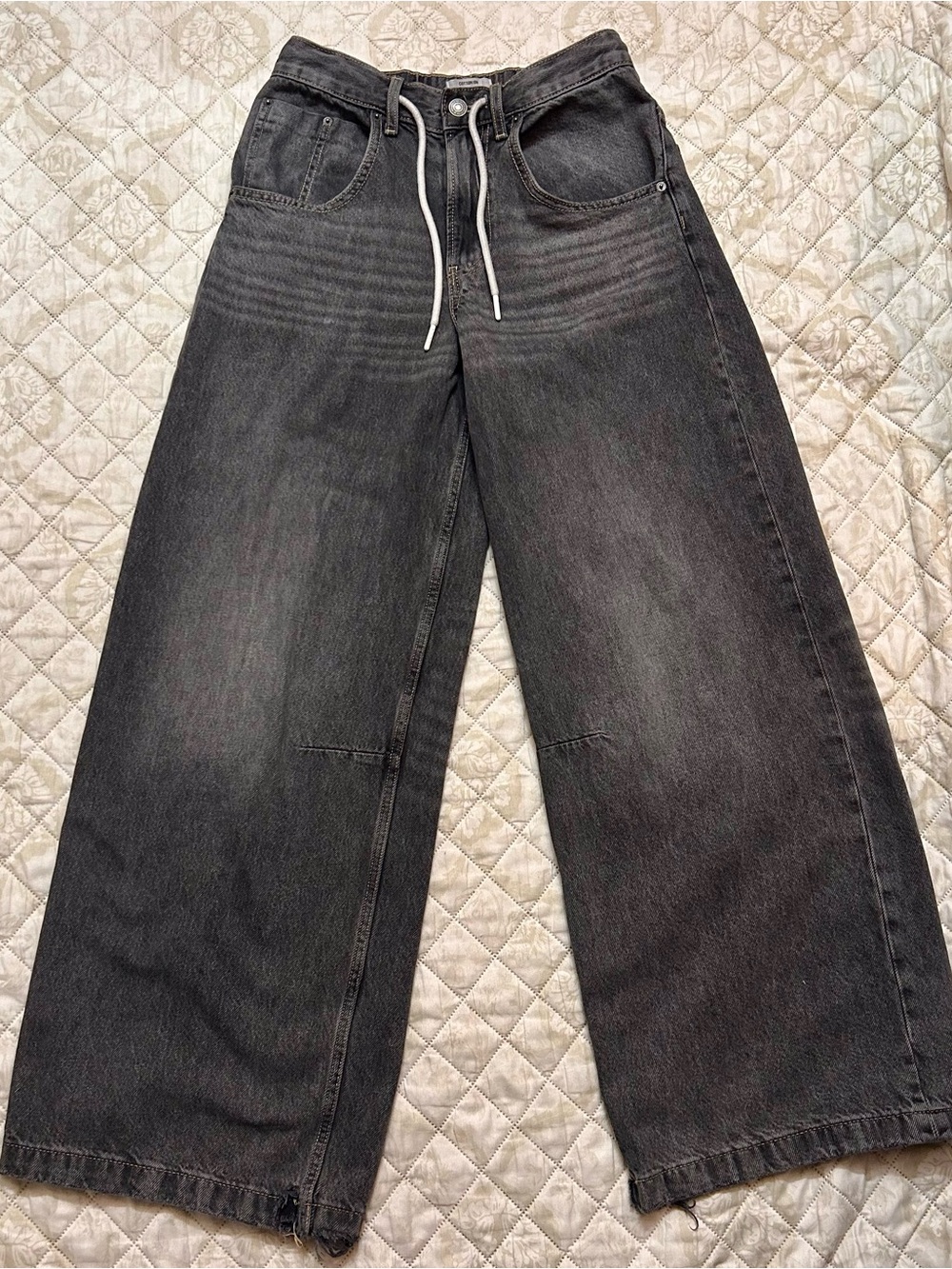 Cotton On Y2K Super Baggy Jeans Black Wash Size 26